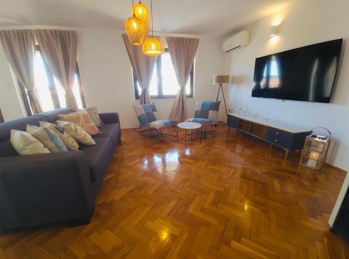 Apartments Mia Okrug Gornji Exterior photo