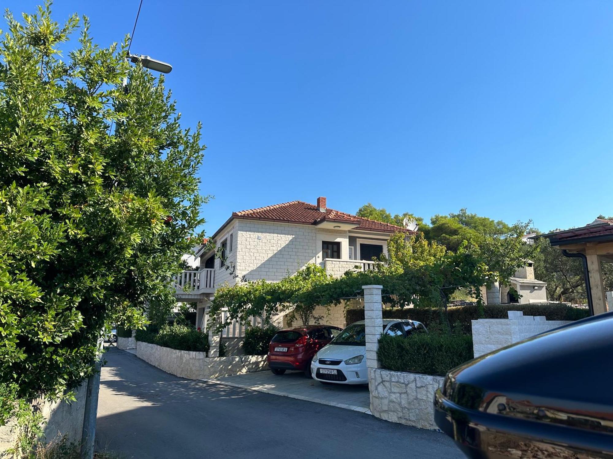 Apartments Mia Okrug Gornji Exterior photo