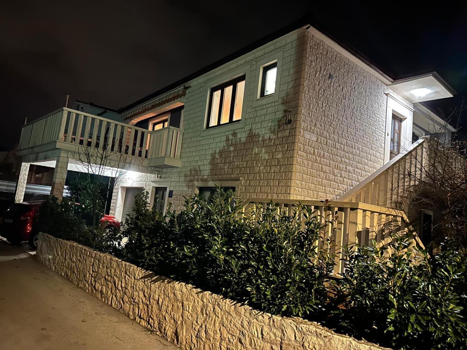 Apartments Mia Okrug Gornji Exterior photo